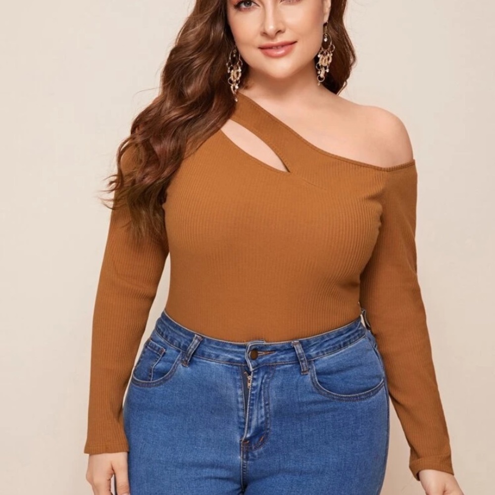 NWOT Cutout Rib Knit Top